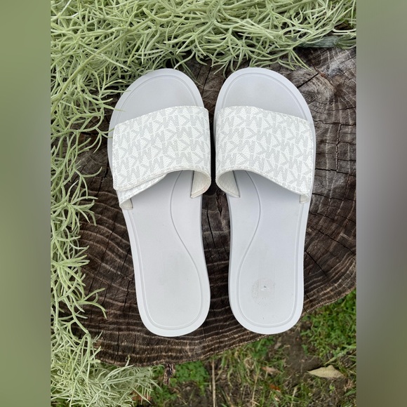 Michael Kors Sandals - Picture 2 of 6